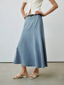 URBAN REVIVO Women's UPGRADED Lightweight Stretch Denim Maxi Skirt, Summer Breathable Cotton Blend A-Line Skirt with Belt, Elastic Waist High Waisted Long Jean Skirt  UWM860200