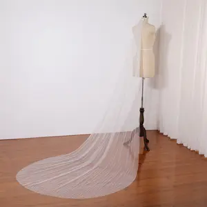 Scattered pearls wedding veil, Luxury ivory wedding veil with pearls, Elegant chapel wedding veil, Country cathedral wedding veil with comb, Single tier veil, Handmade pearl bridal veil