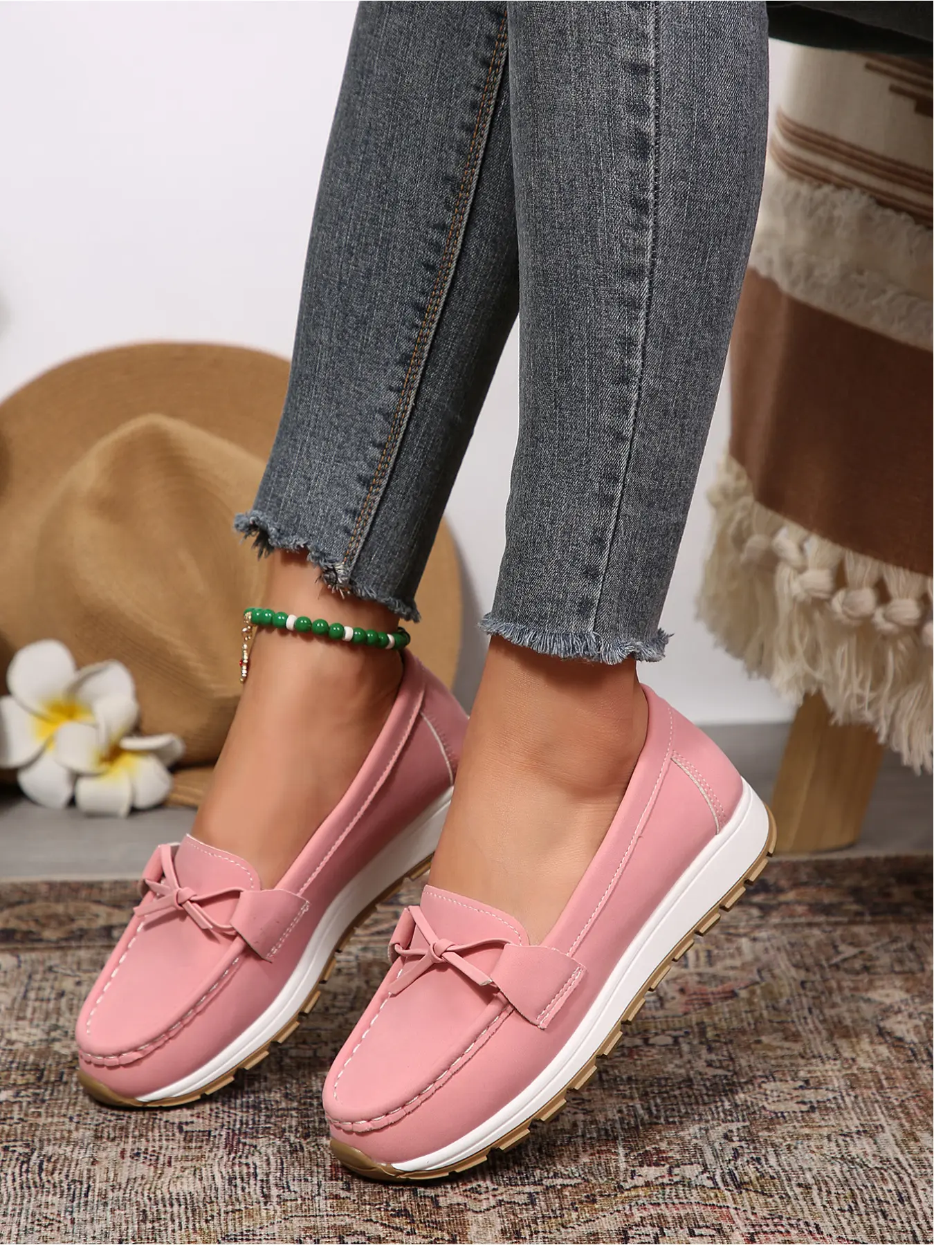 Plus-size women's new style slip-on shoes with bow decoration, round toe, thick sole, fashionable, simple, comfortable for daily commuting and casual wear Casual Trendy Shoes Footwear
