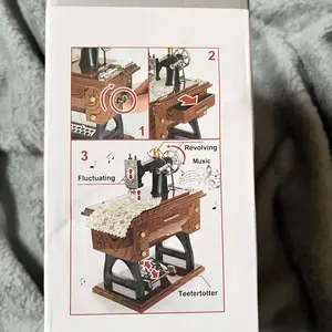 Vintage Sewing Machine Design Music Box, 1 Count Retro Sewing Machine Music Box, Home Decor Ornament, Ideal Gift for Birthday