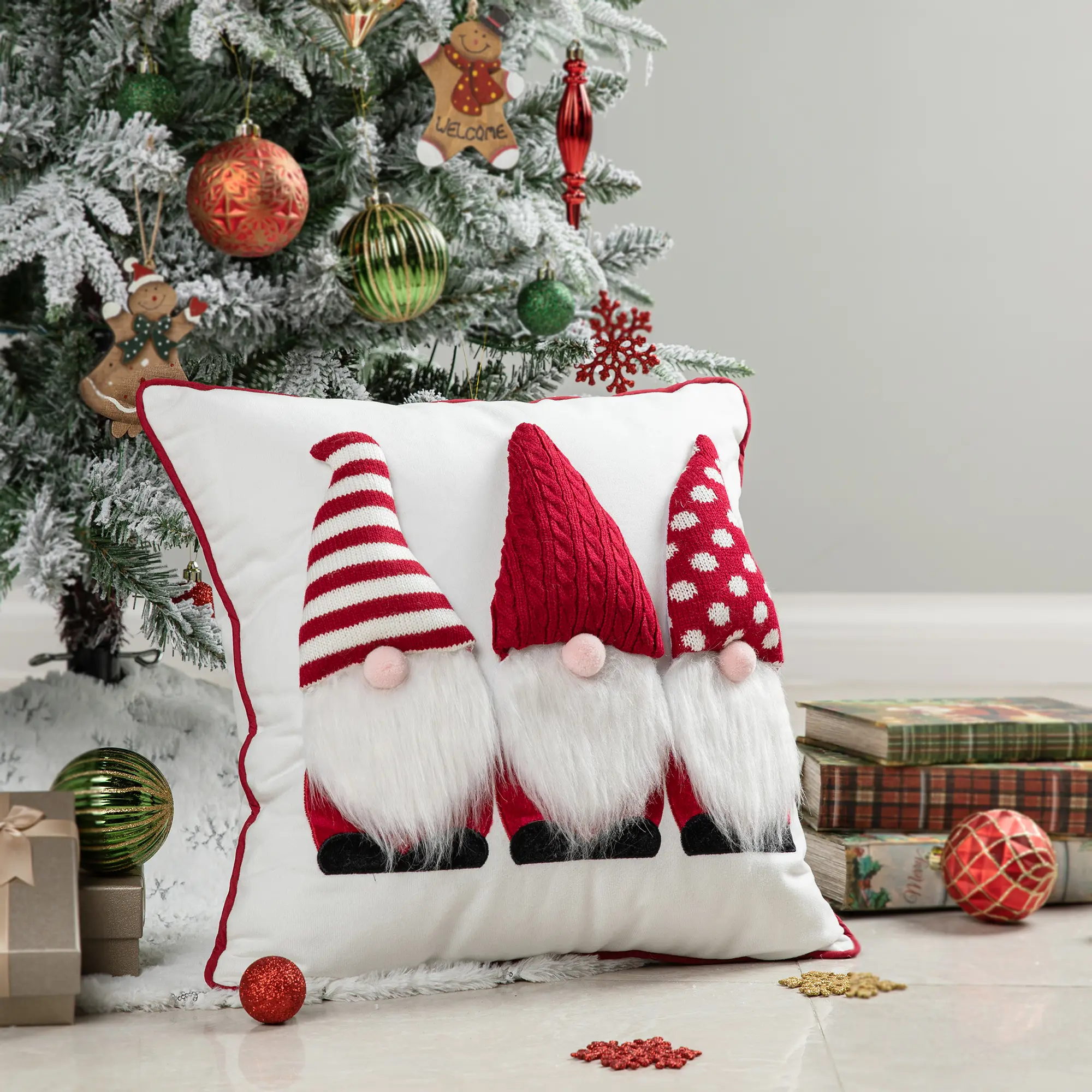 Glitzhome Festival Soft Rectangle 3D Heavy Knitted Pillow, 18in L x 18in W, Ideal for Bed, Outdoor Sofa Furniture, 3D Gnomes Design