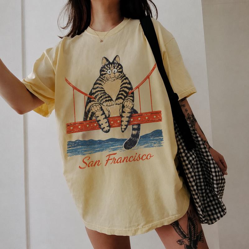 Comfort Colors Funny Cat San Francisco T-Shirt, Golden Bridge Cat Graphic Tee, Vintage Travel Shirt, Cute Tabby Cat Gift, Unisex Tee