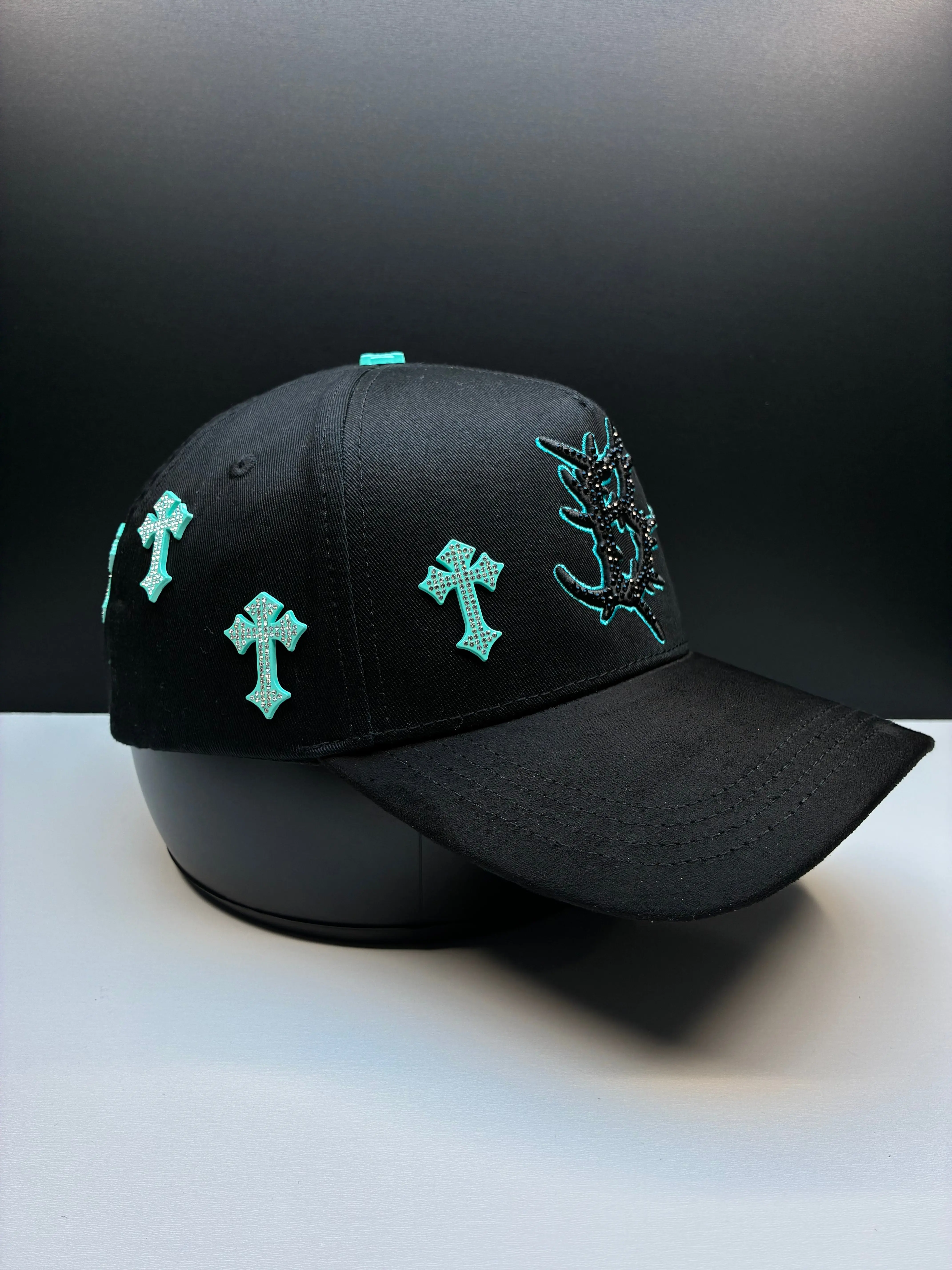 01) Barbas Hats modelo "Heaven"