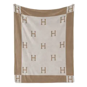 Blanket + Travel Blanket + Sofa Blanket H-shaped Blanket Multi-purpose Blanket Suitable for Air Conditioned Sofa Resting Time