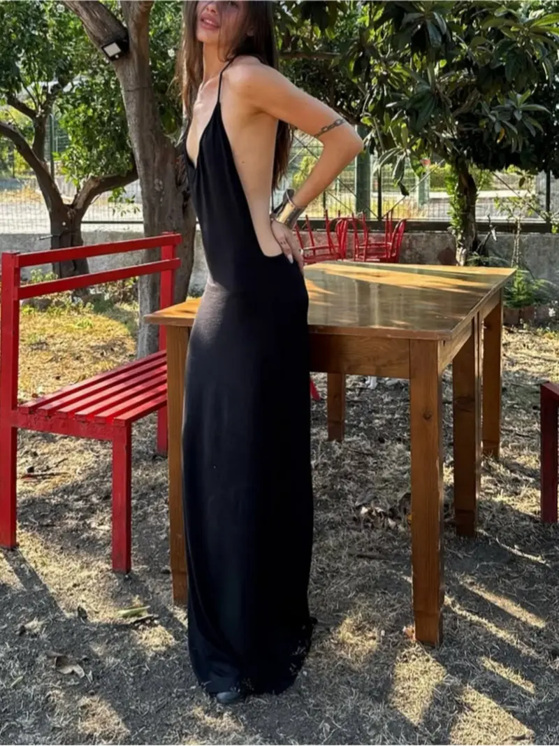 backless gown