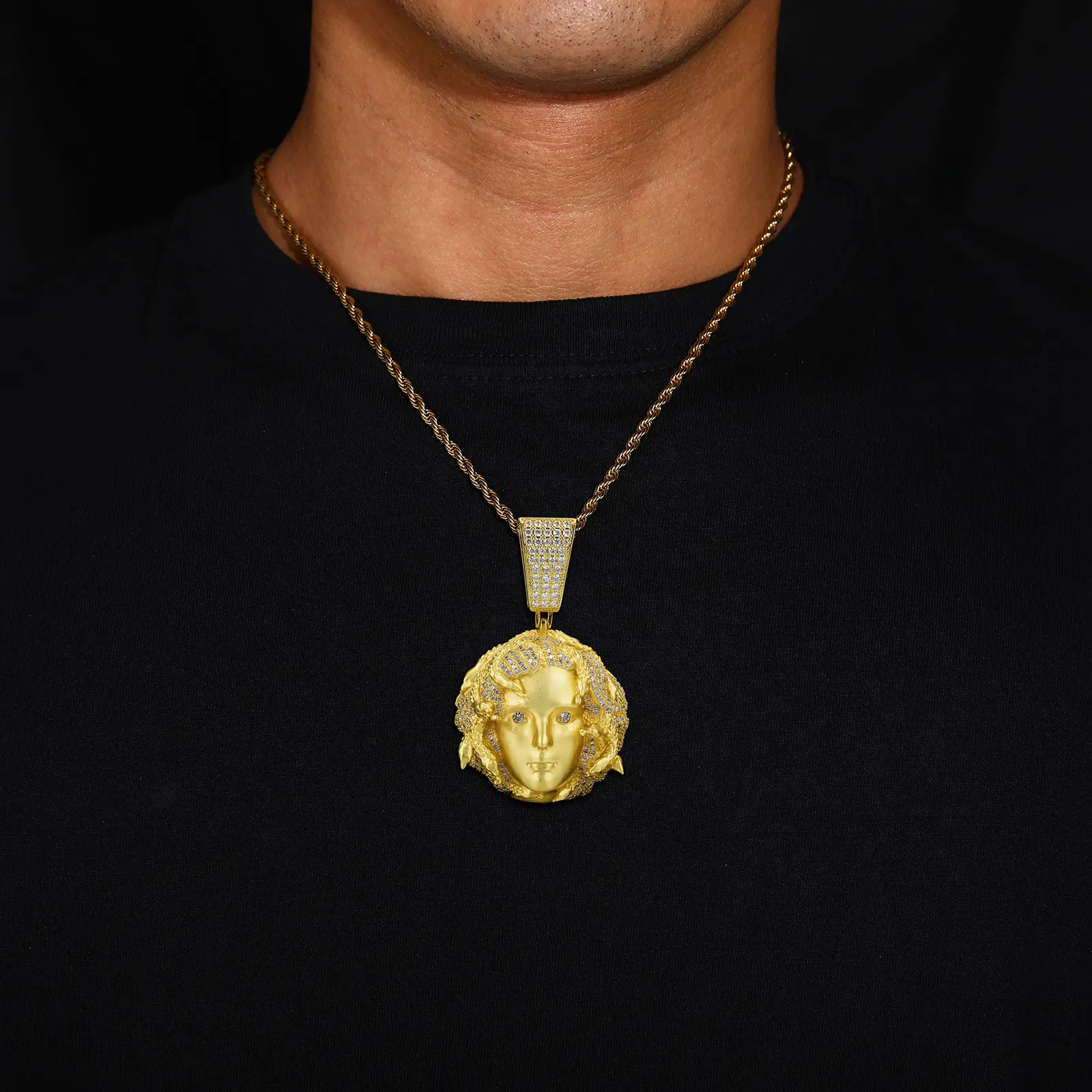 Artificial Gem Medusa Head Pendant, Iced Out Statement Charm with Sparkling Details, Jewelry Accessories for Hip Hop Streetwear Vibe, Funky Unique Accessories