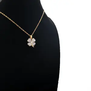 Pearl White Clover Necklace - Hope Health Luck Love，Birthday Gift Anniversary Gifts for Daughter Wife