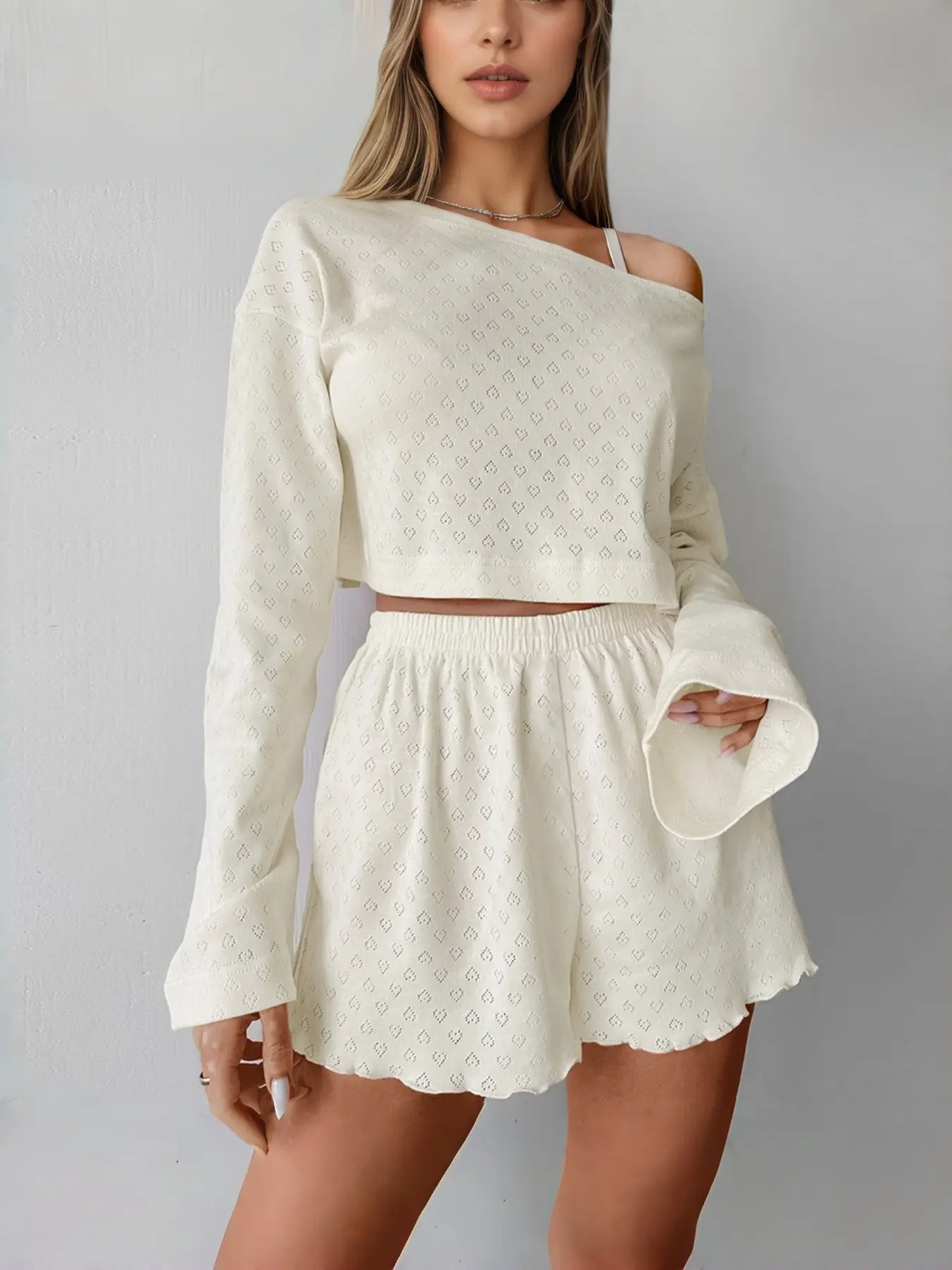 Casual Two-Piece Long Sleeve Shorts Set, Skin-Friendly Soft Stretch, Fitted Homewear for Women, Fall Fashion with Heart Pattern