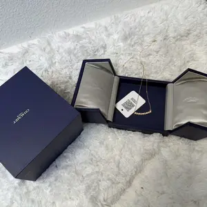 Pre-owned Chaumet Metal Bag Accessories Bee My Love Diamond Pendant Necklace