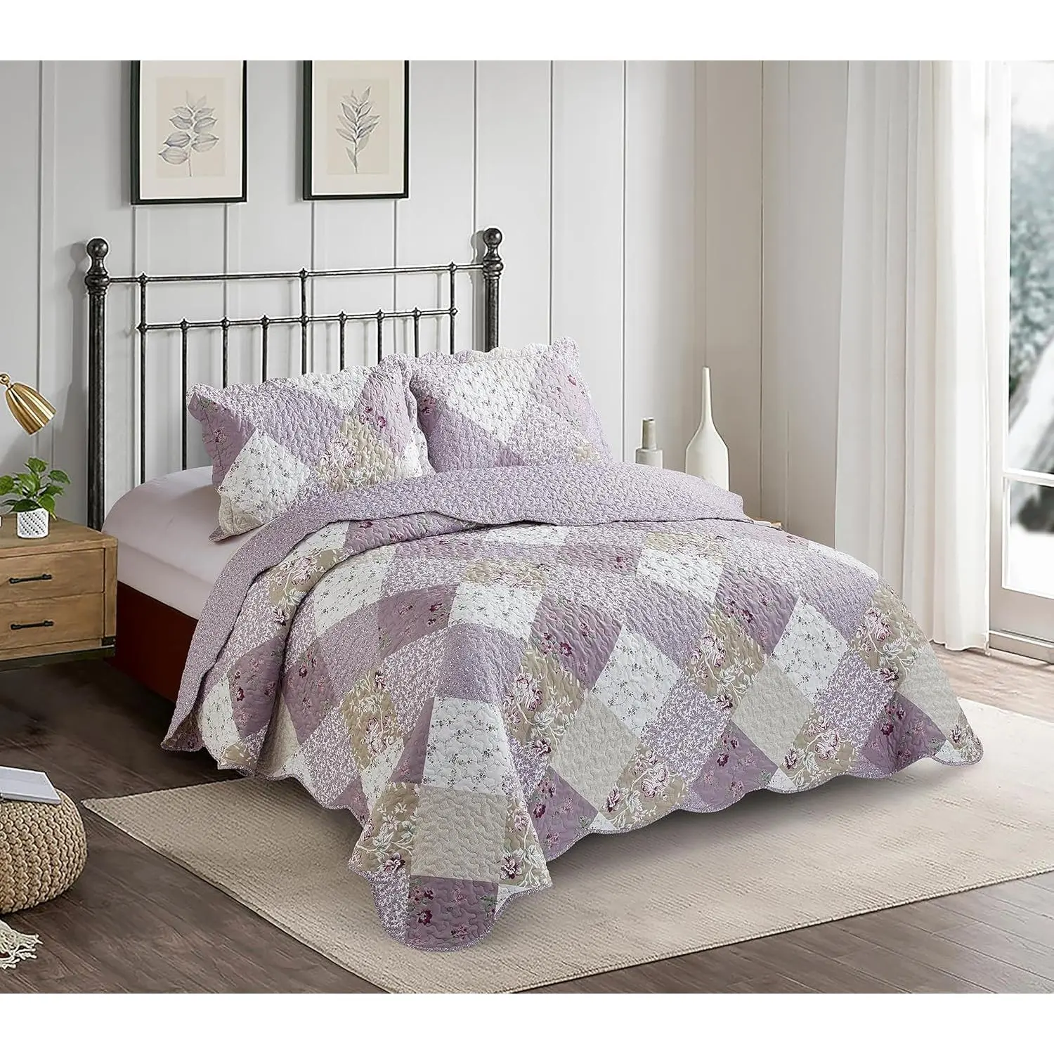 Lilac and Beige Floral Patchwork Rose Quilt Set - 3-Piece Full/Queen with 2 Shams, Soft Polyester, Rustic Dainty Durable All-Seasons Lightweight Machine-Washable Bedspread Coverlet (Twin-Compatible)