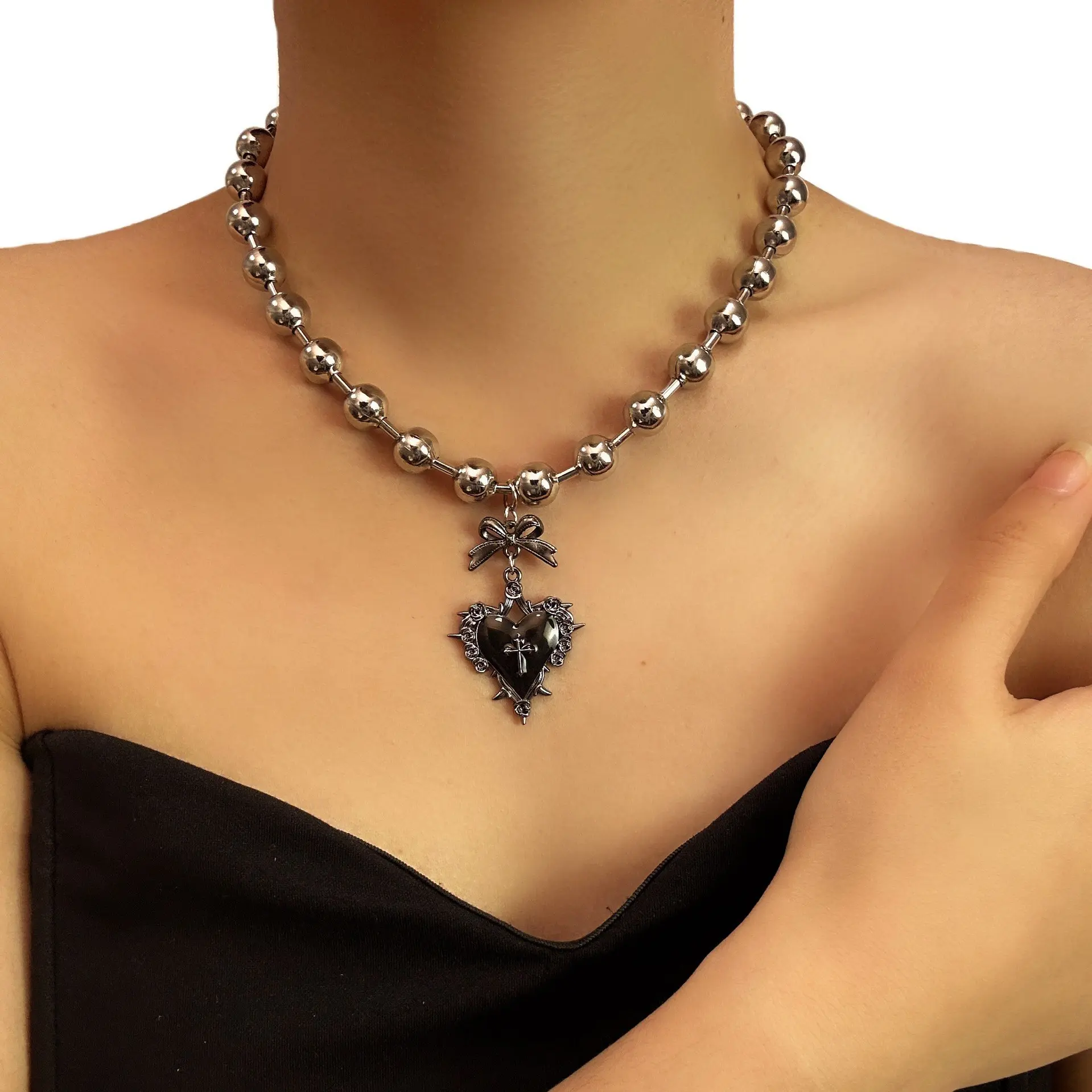 Gothic Heart Choker Necklace – Bow Bead Heart / Broken Heart Pearl / Leather Broken Heart / Black Onyx Pearl | Punk Grunge Y2K E-girl Gothic Jewelry, Statement Choker Gift for Women Girls, Halloween Cosplay Party Accessory, Female, Daily