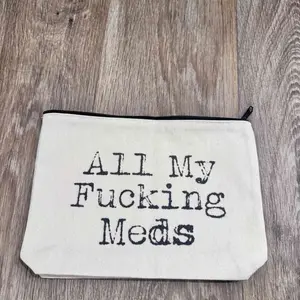 Letter Print Canvas Makeup Bag, Travel Accessories, Zipper Makeup Organizer Pouch, Versatile Storage Bag for Travel, Office, Home, Everyday Bags, Cosmetic Pouch