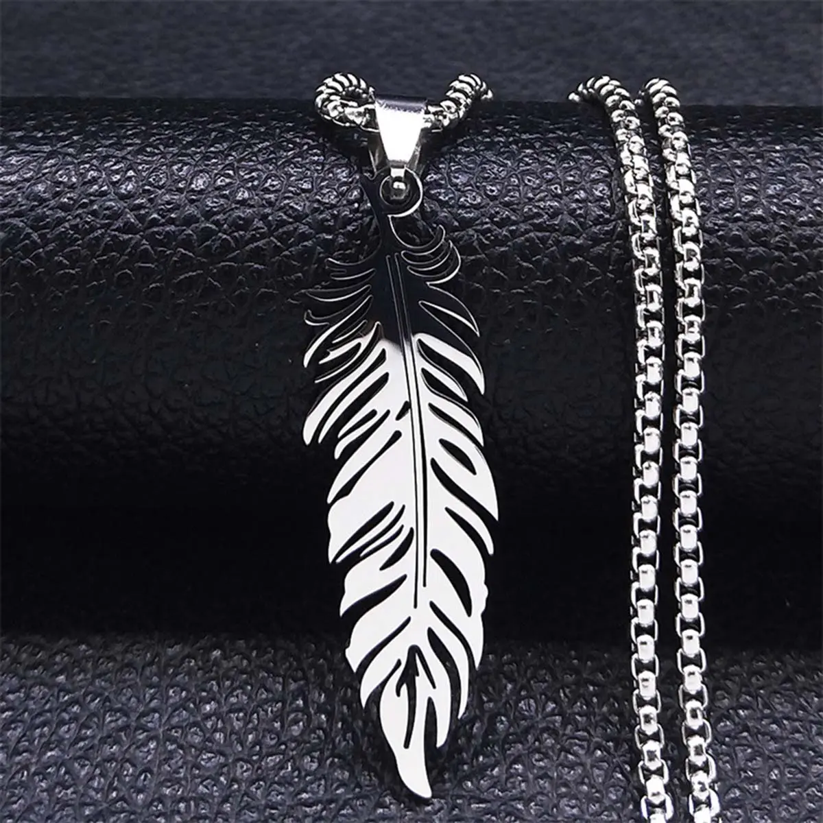 Simple new feather pendant hip-hop fashion personality titanium steel necklace jewelry