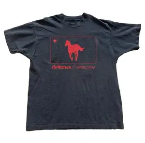 Gildan Men's Black T-shirt, Deftones Album Vintage Band Tee, 2000s Music, Gifts Shirt, Unisex Vintage Graphic Tees Gothic Grunge Y2k Emo Scene Amity Affliction Style Clothes Men Women Streetwear