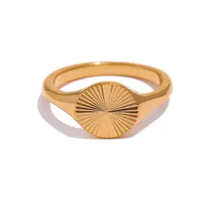 18K Sun Ray Signet Ring