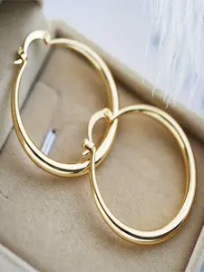 Fashion Simple Women's Smooth Large Round Statement, Fashionable Huggie Earrings, Perfect for Vacation and Punk Nightclub Jewelry Accessories