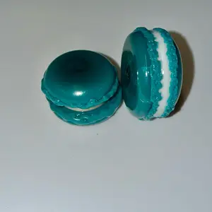 Glass Macaron - Blueberry