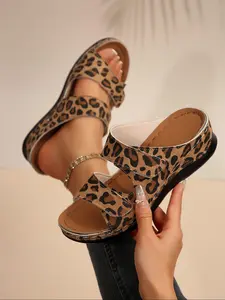 Summer New Leopard Print Wedge Sandals for Women, Soft Sole Comfortable Thick Heel Slippers, Casual Shoes for Daily Wear, Fashionable Heeled Sandals