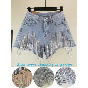 Women's Super Bling Rhinestone Fringe Decor Light Wash Fitted Denim Shorts Fashion Casual Pocket Denim Shorts for Daily Outdoor Wear Ladies Bottoms for All Seasons