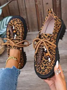 Boho Beaded Buckle Thick Sole Loafers, Vintage Matte Platform Shoes, Versatile Casual Commuter Women's Footwear, Stylish Retro Design, Vintage Chic Shoes, Flatform