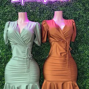 Sofía Mini Dress with Ruched Design and V-Neckline, Short Sleeves, Bodycon Fit, Available in Multiple Colors Womenswear Summer Casual Shortsleeve Vneck