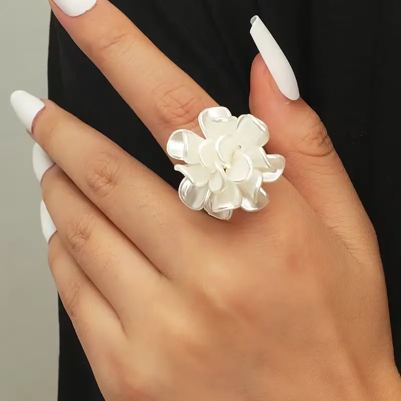 Elegant Women's Open Adjustable Ring Exaggerated Flower Shape White Acrylic Camellia Daily Party Wear Gift for Women and Family