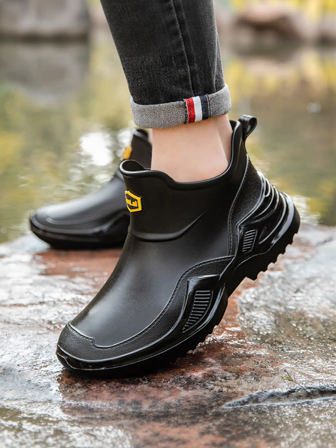 Valentine's Day Outdoor All-Purpose Rain Boots, Unisex Lightweight Non-Slip, Easy Wear Fishing & Outdoor Work, Practical and Heartfelt, Waterproof Rubber Boots, Rain Shoes