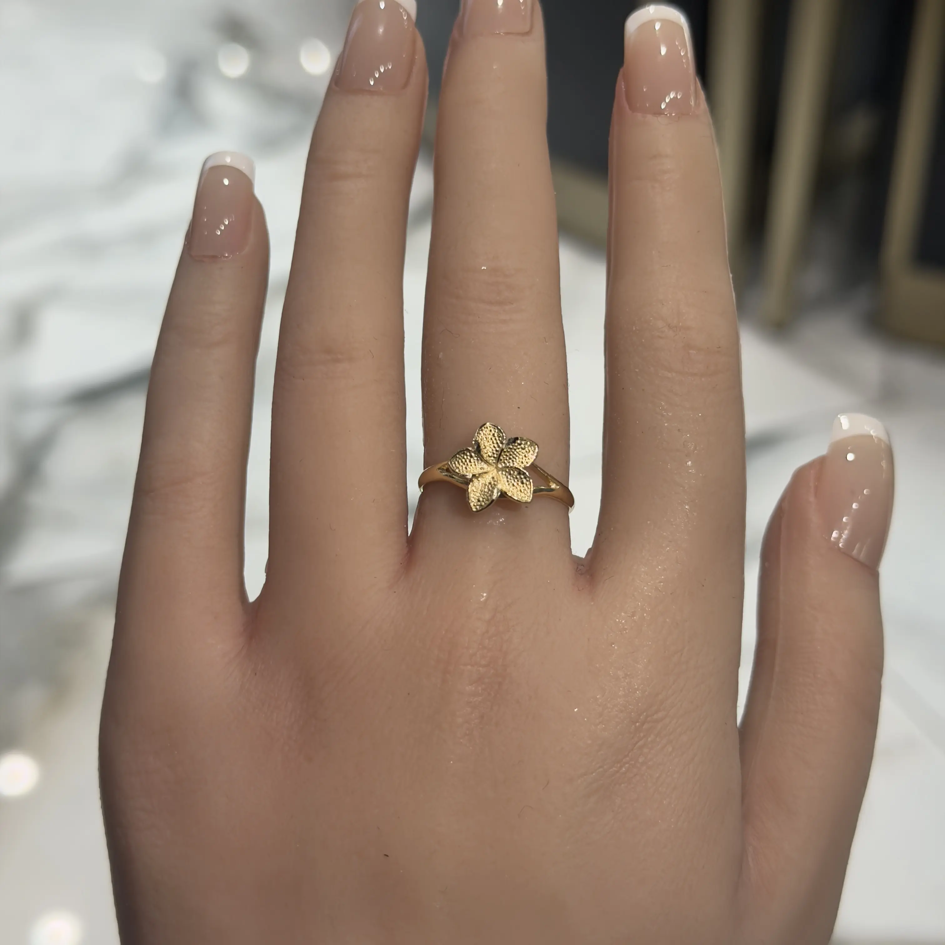 14K Gold Single Hibiscus Ring - Elegant Floral Design for Women's Jewelry