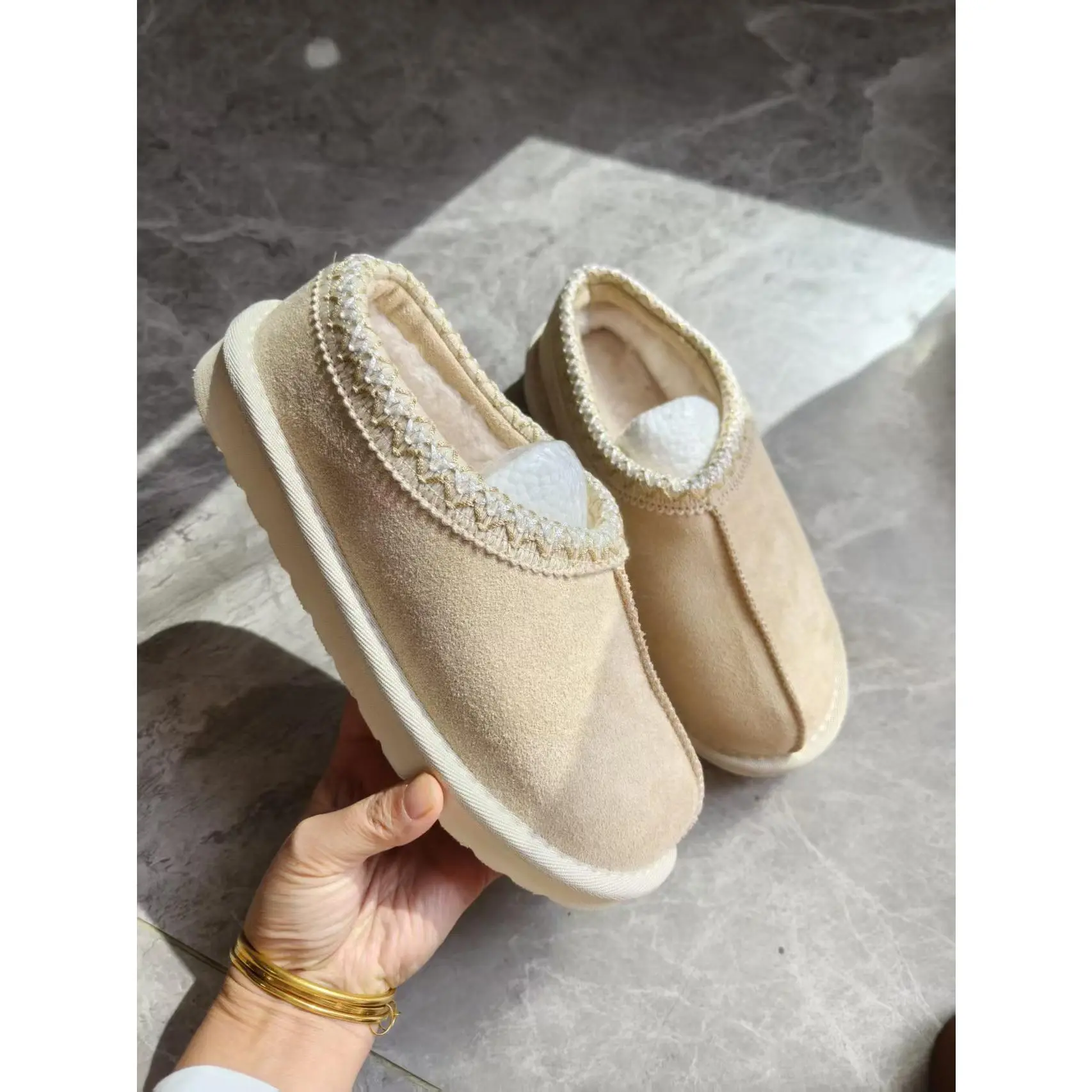 Handmade thin base beige