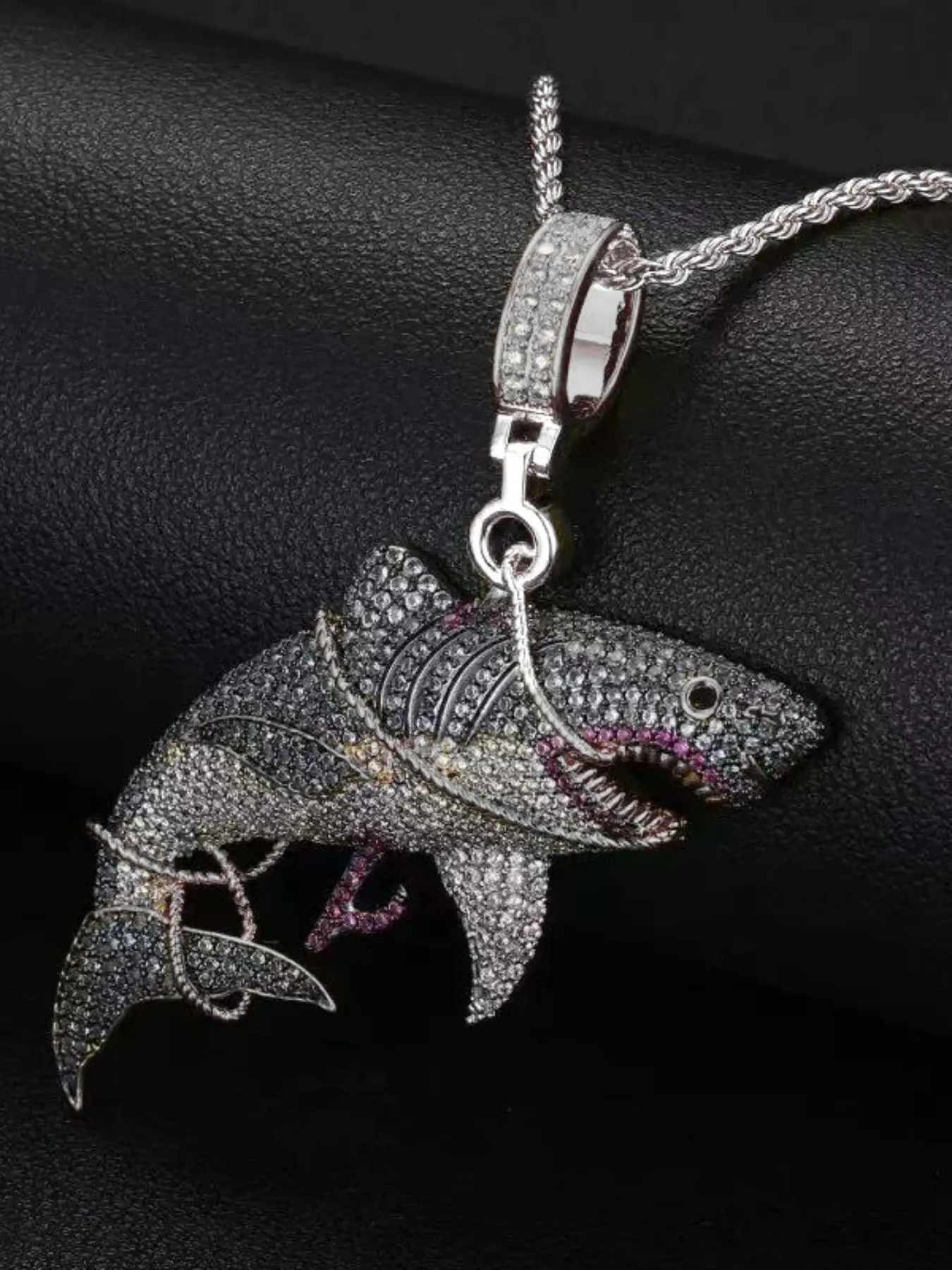 Trendy Alloy Shark Animal Pendant Necklace with Zircon Stones, Drop Pendant Necklace, Drop Necklaces, Cross-Border Bestseller Hip-Hop Jewelry, Versatile Fashion Accessory, Statement Necklace