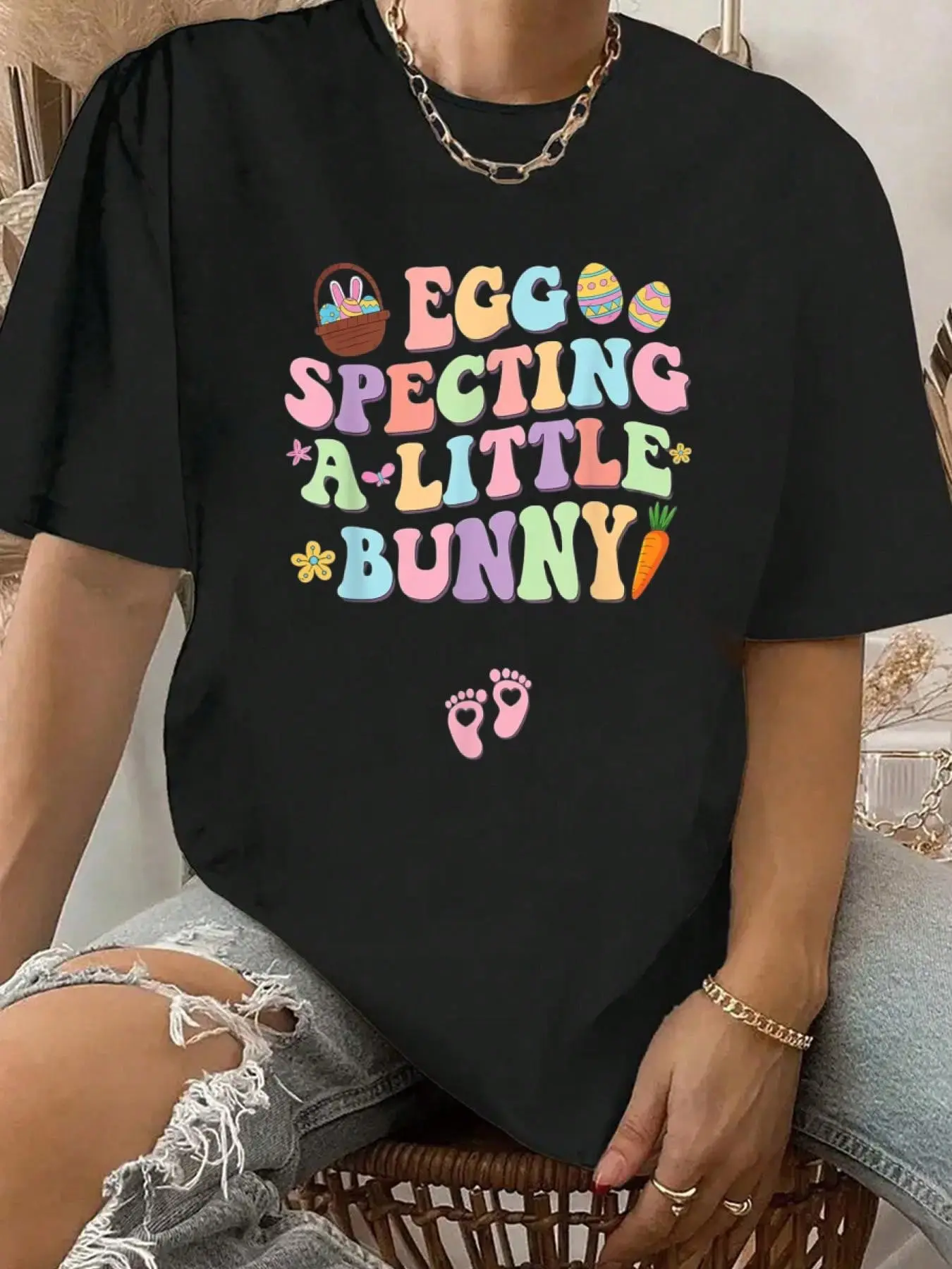 Women's 100% Cotton Casual Round Neck Short-Sleeve Loose T-Shirt, Easter Pregnancy Announcement Clothes with "Expecting A Little Bunny" Graphic