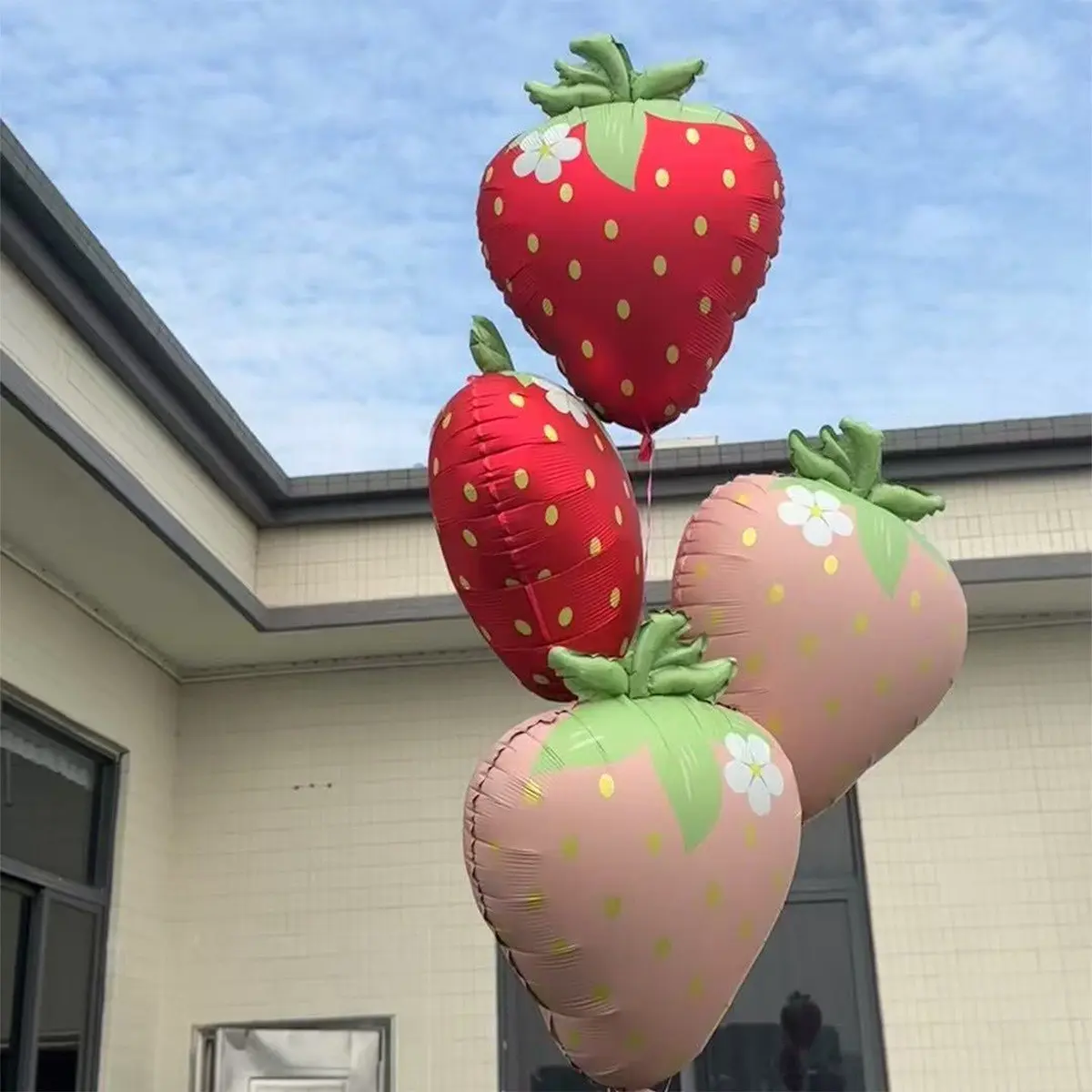 4 Piece Matte Strawberry Shape Aluminum Foil Balloons, Mother's Day Wedding Valentine's Anniversary Birthday Decorations, Party Balloons, Balloon Garland, Balloons For Balloon Arch