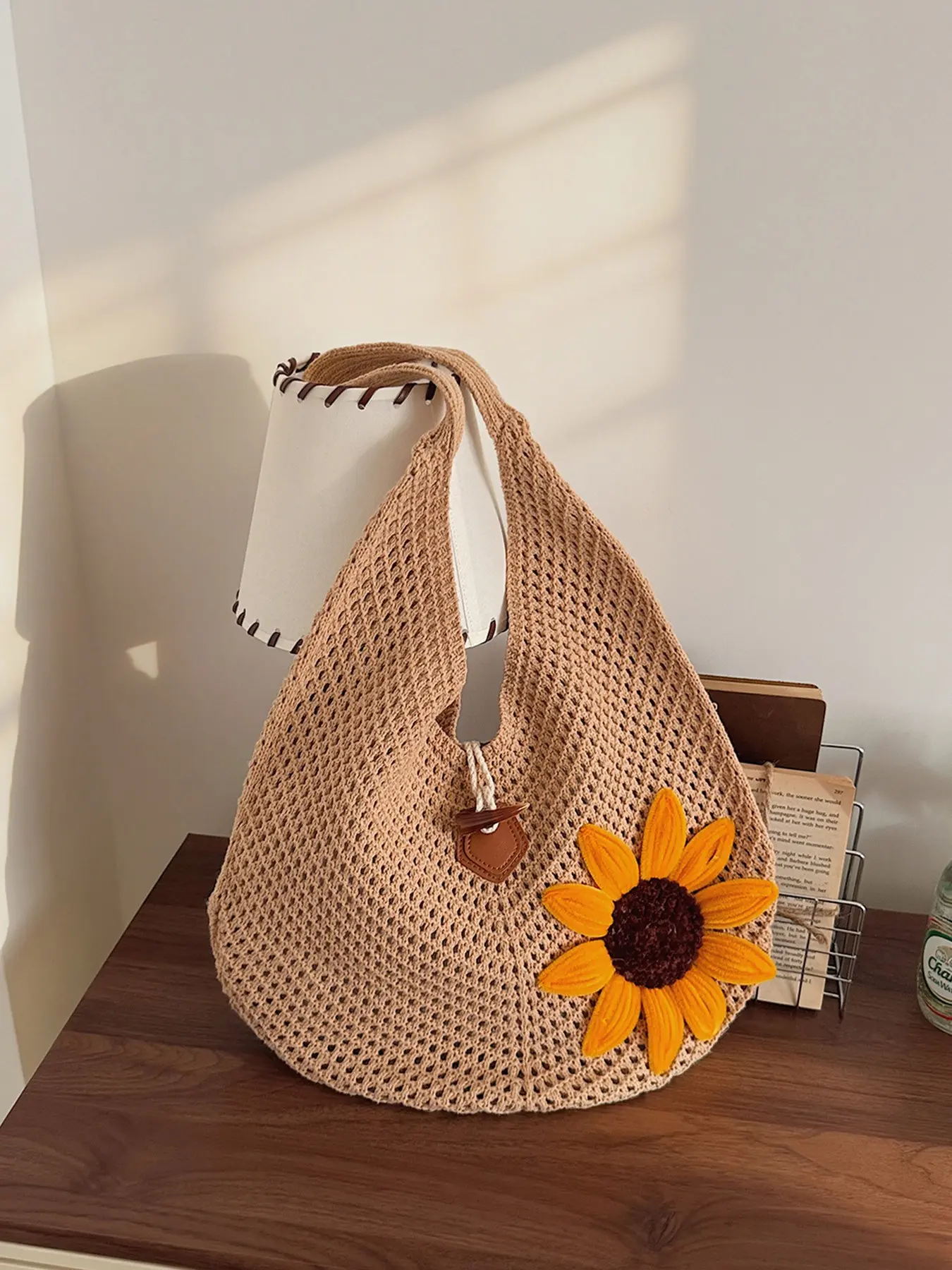 1pc Ladies' knitted sunflower shoulder bag, Casual Crossbody Shoulder Purse, Bohemian vacation style Boho Bag with floral decoration, suitable for seaside travel, leisure travel and vacation occasions