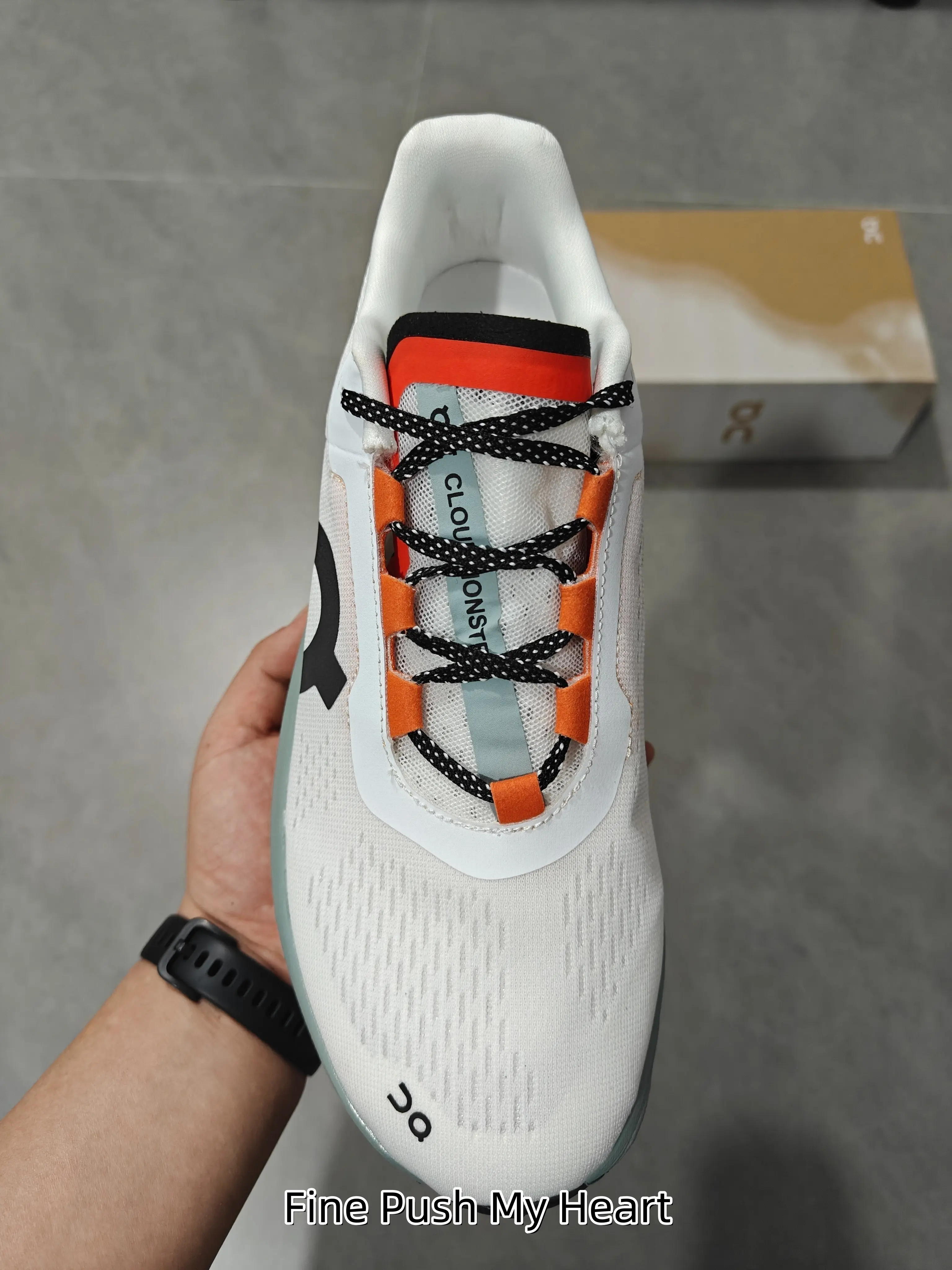 Minimal Vital Soft Light Sports Aesthetics Interpreted By Mild Cream White 3D Flyknit Main Body Decorated With Pale Blue Label Strap