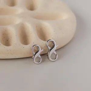Multipurpose Lobster Clasp Extender Set in Silver by Caitlyn Minimalist
