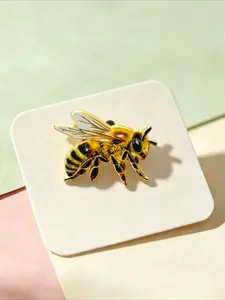 Realistic Honey Bee Enamel Pin Cottagecore & Naturecore Jewelry for Backpacks & Jackets, Must-Have for Bee Lovers