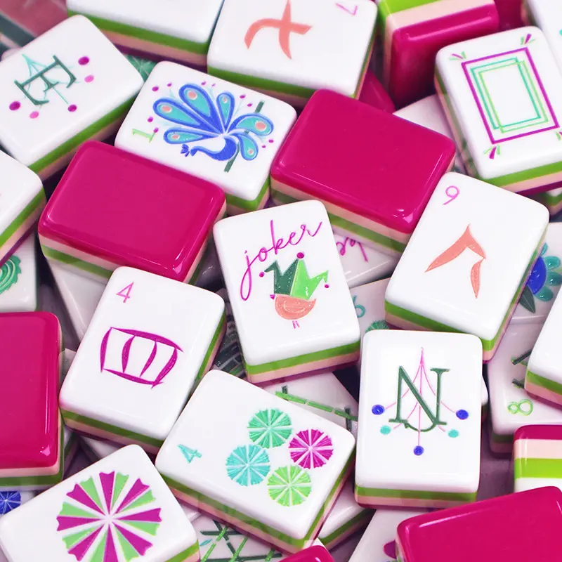 American-style mahjong tile set, 160 pieces 4-layer mahjong tile game set, stylish rose pink design, high-quality acrylic American mahjong tiles, complete mahjong set, perfect for family game night