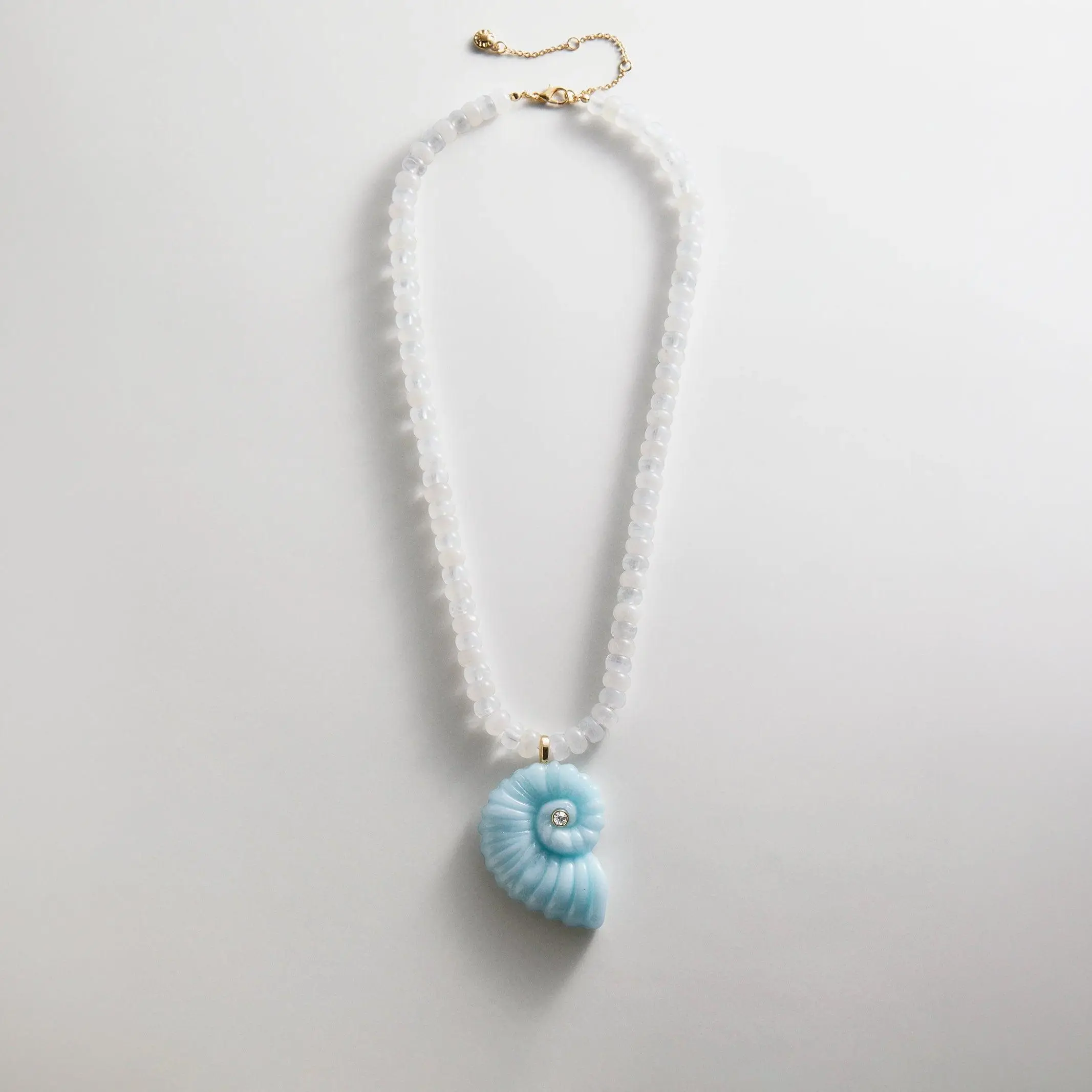 Sun Drift Semi-Precious Spiral Shell Pendant Necklace with Crystal Center, Fashion Bead Necklace for Women, Bead Necklaces