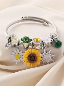Elegant Fashion Handmade Sunflower Pendant Bracelet, Stainless Steel Open Bangle for Women, Perfect Gift for Parties and Daily Wear
