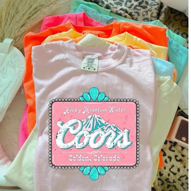 COMFORT COLORS Pink and teal Mountain tee