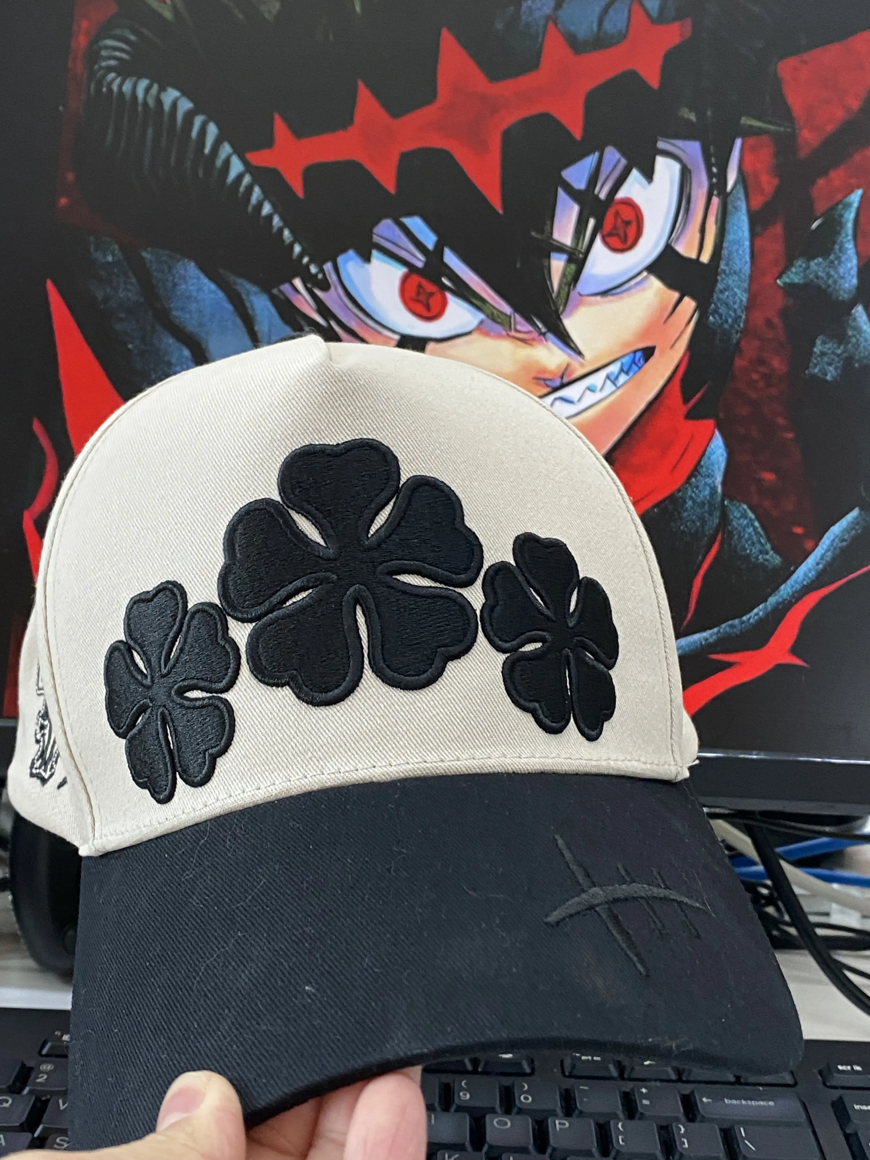 Black Clover Baseball Cap, Sports & Outdoor Accessory Hat for Casual Wear "Ins-Style" Black Baseball Cap | Streetwear Trendsetter's Choice | Versatile & Face-Slimming Design | Spring/Summer Sun Protection | Unisex/Couple's Style