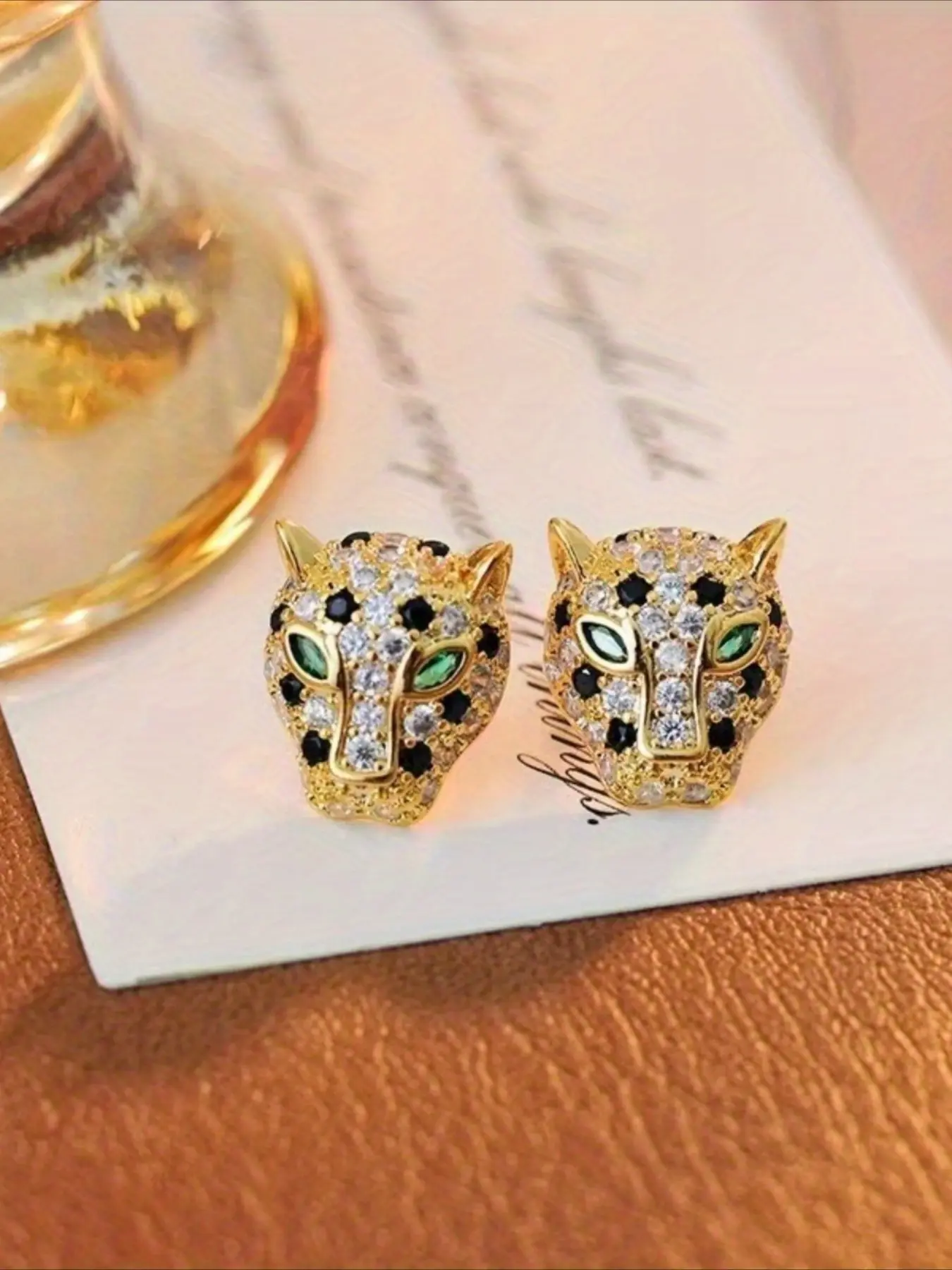 Glittering Leopard Studs with Green Eyes Print Earrings for Women Evening Party Jewelry Gift Colorful Animal Design Luxury Earrings High Quality Earrings