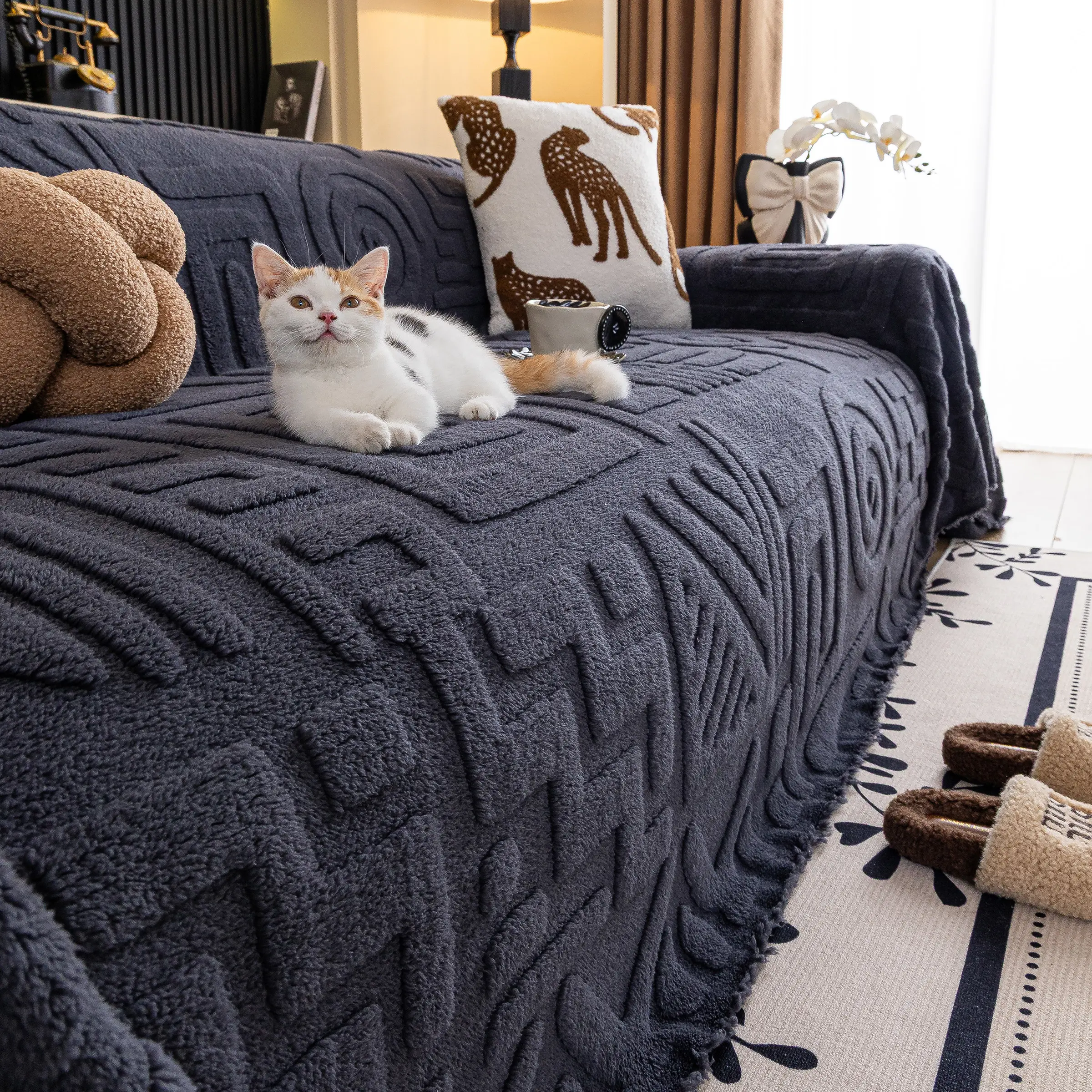 1 Piece Retro Boho Geometric Plush Sofa Throw (Thickened), Soft-Touch Sofa Pad, Soft Sofa Protector, Couch Sofa Protector, 3-Color Multi-Size, Cat-Scratch & Stain-Proof Pet-Friendly, Home Decor, 4-Season Usable, Washable Sofa Slipcover, Couch Protectors