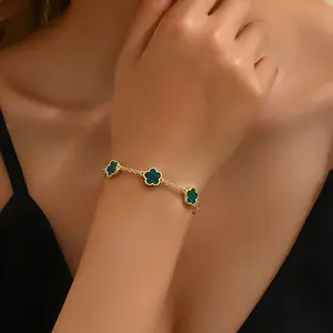 Chic Five-Petal Clover Bracelet - 10 cm Lightweight European & American Style Jewelry for Everyday Wear - Elegant & Versatile Accessory