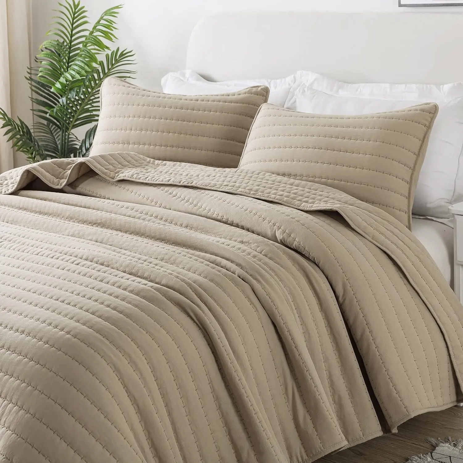 Cal King Size Striped Textured Microfibre-Polyester Oversized Quilt Set, Beige 118x106in Lightweight Fade-Resistant Bedspread Coverlet with 3 Pillow Shams, Machine Washable Thin Comforter Cover