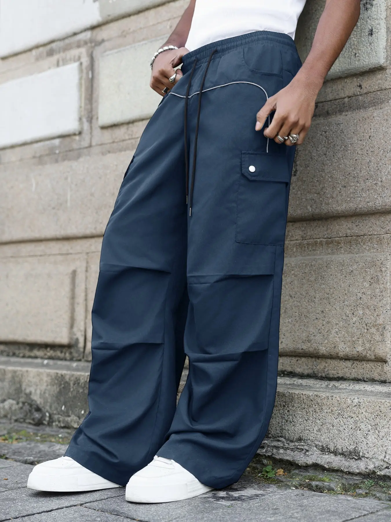 Men's Functional Cargo Wide Leg Pants, Casual Streetwear Trousers, Casual Lightweight Wrinkle-Resistant Fabric, Reflective Stripes, Practical Pockets, Comfortable Drawstring Waist