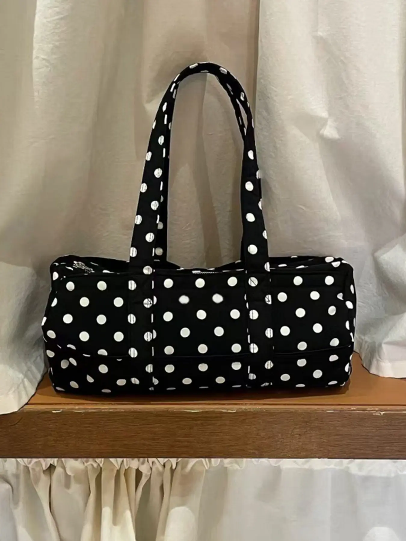 Retro black-and-white polka-dot printed handbags, Fashion Patterned Bag, niche design versatile shoulder bags, casual one-shoulder underarm bags, suitable for student shopping, Fashion Purses