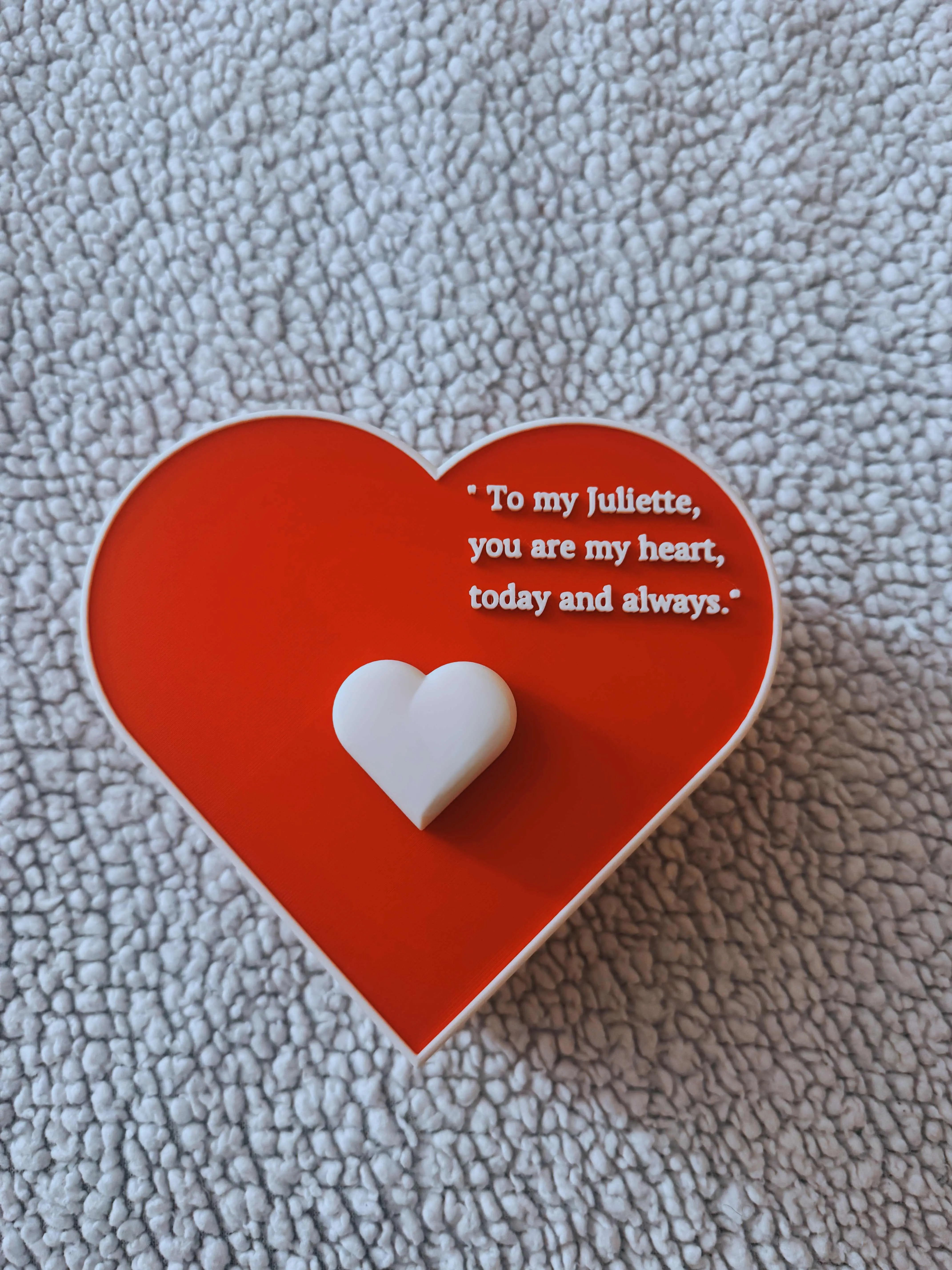 Personalized Heart-Shaped Valentine Gift Box Custom Name & Message Romantic Red 3D Printed High-Quality Plastic Ideal for Special Moments