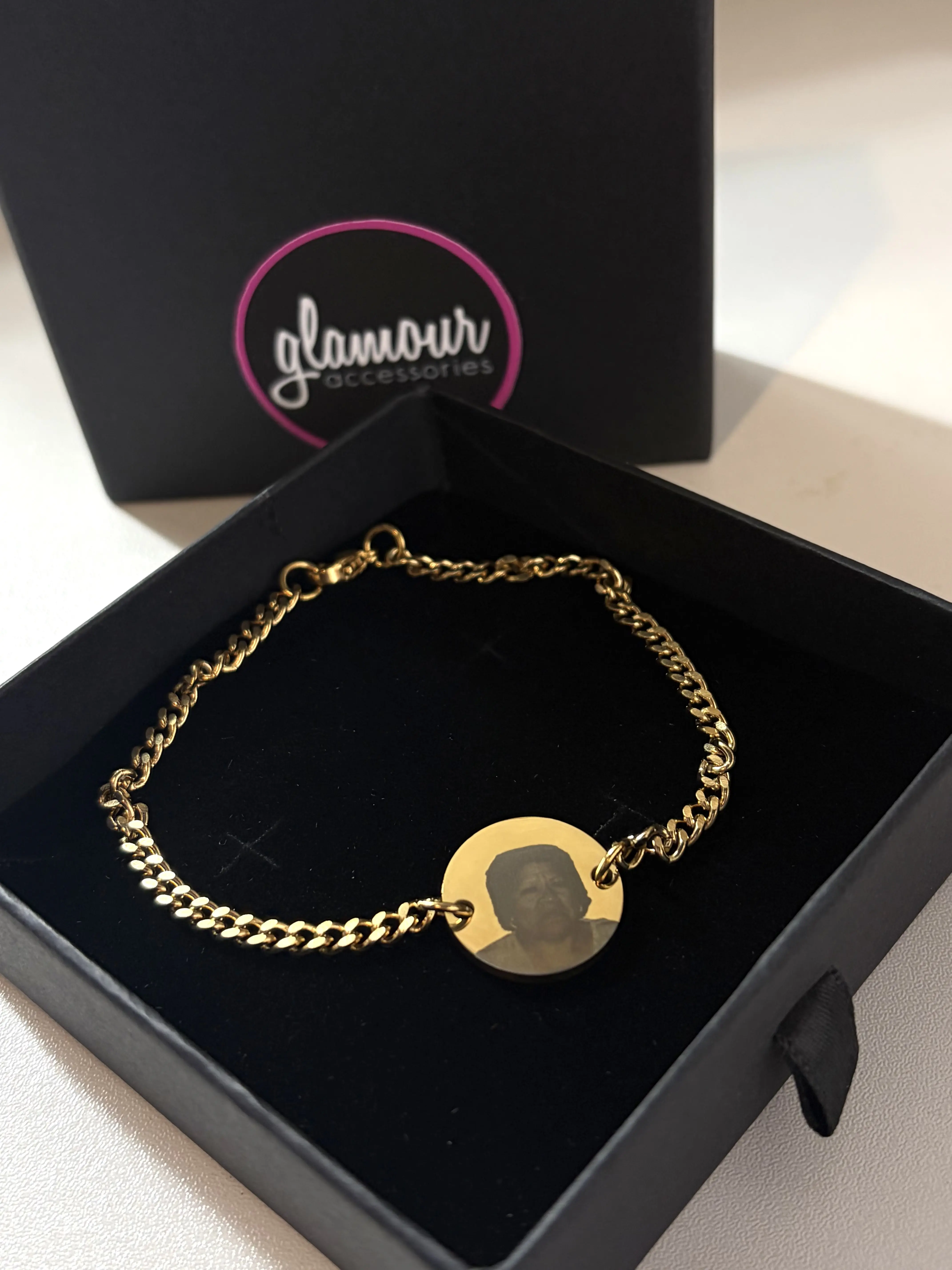 Portrait round bracelet