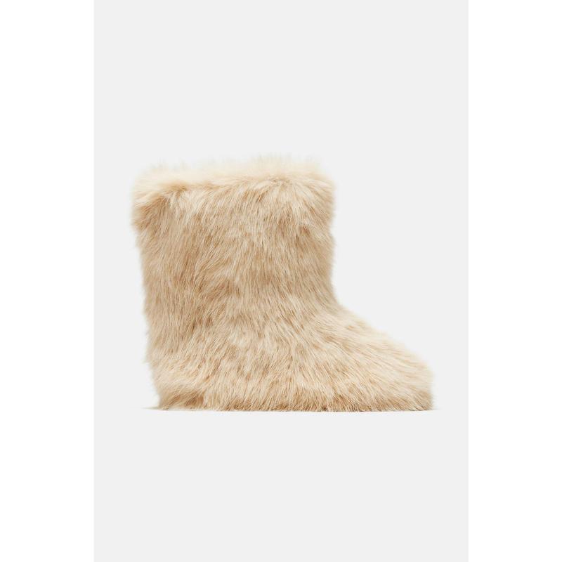 Chilly Days Booties - Beige